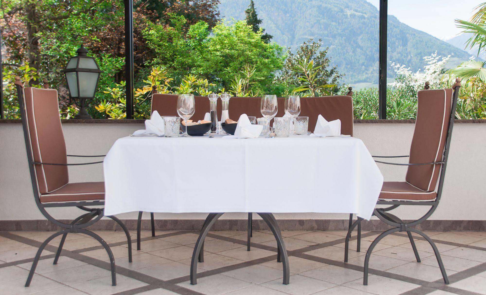Hotel Castel Rundegg (Adults Only) Merano Exterior foto