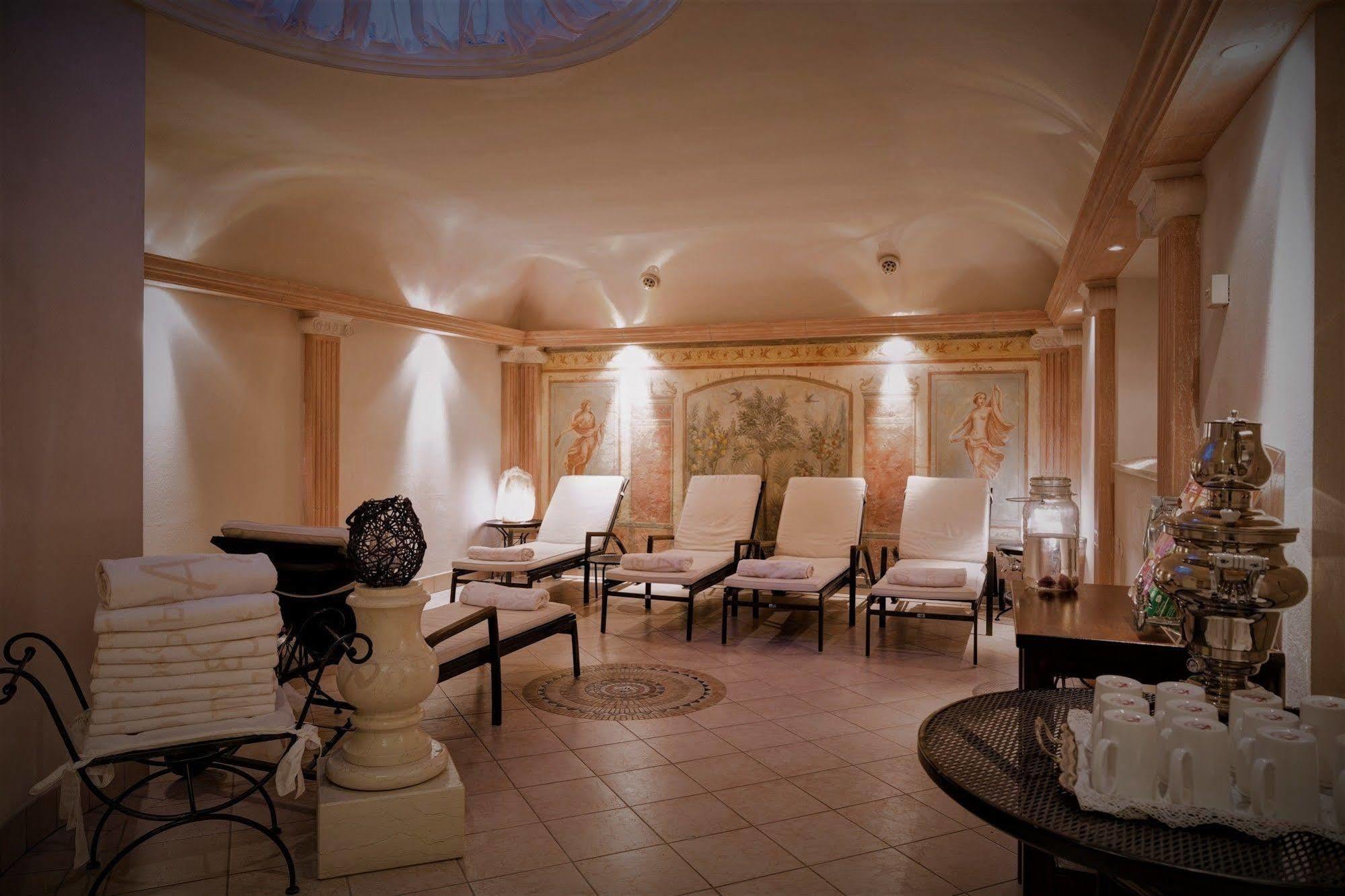 Hotel Castel Rundegg (Adults Only) Merano Exterior foto
